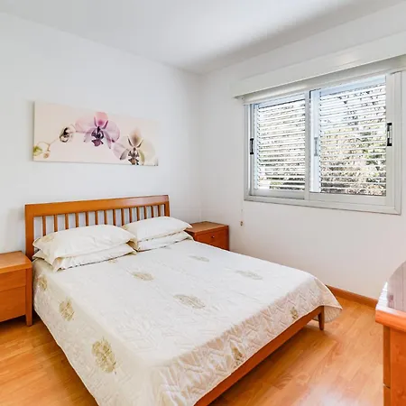 Family Friendly 2-bed On Seafront Limassol