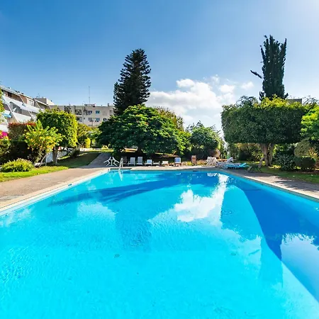 Family Friendly 2-bed On Seafront Limassol