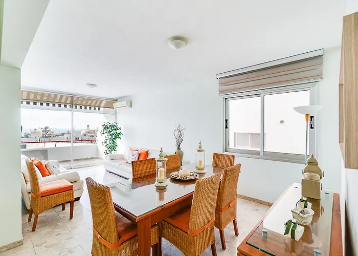 公寓 Family Friendly 2-bed On Seafront 利马索尔