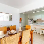 Family Friendly 2-bed On Seafront Appartement *