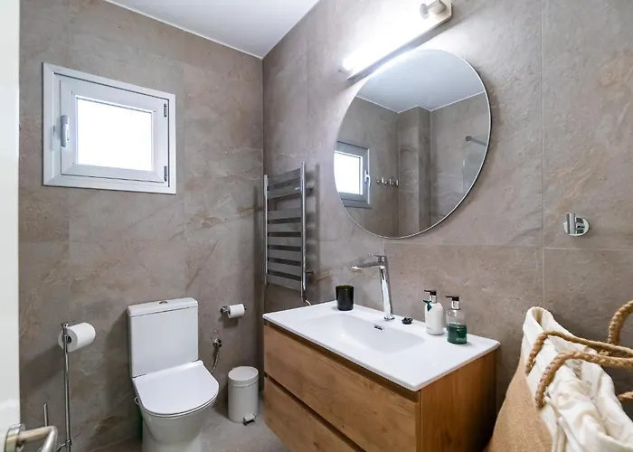 Family Friendly 2-bed On Seafront Διαμέρισμα *