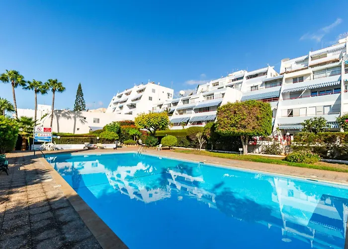 Family Friendly 2-bed On Seafront * Λεμεσός