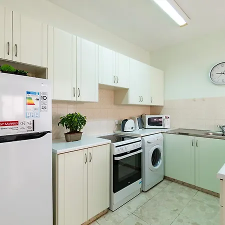 Family Friendly 2-bed On Seafront 아파트