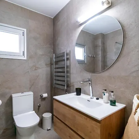 Family Friendly 2-bed On Seafront 아파트 *