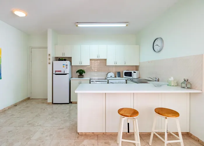 Apartmán Family Friendly 2-bed On Seafront Lemesos